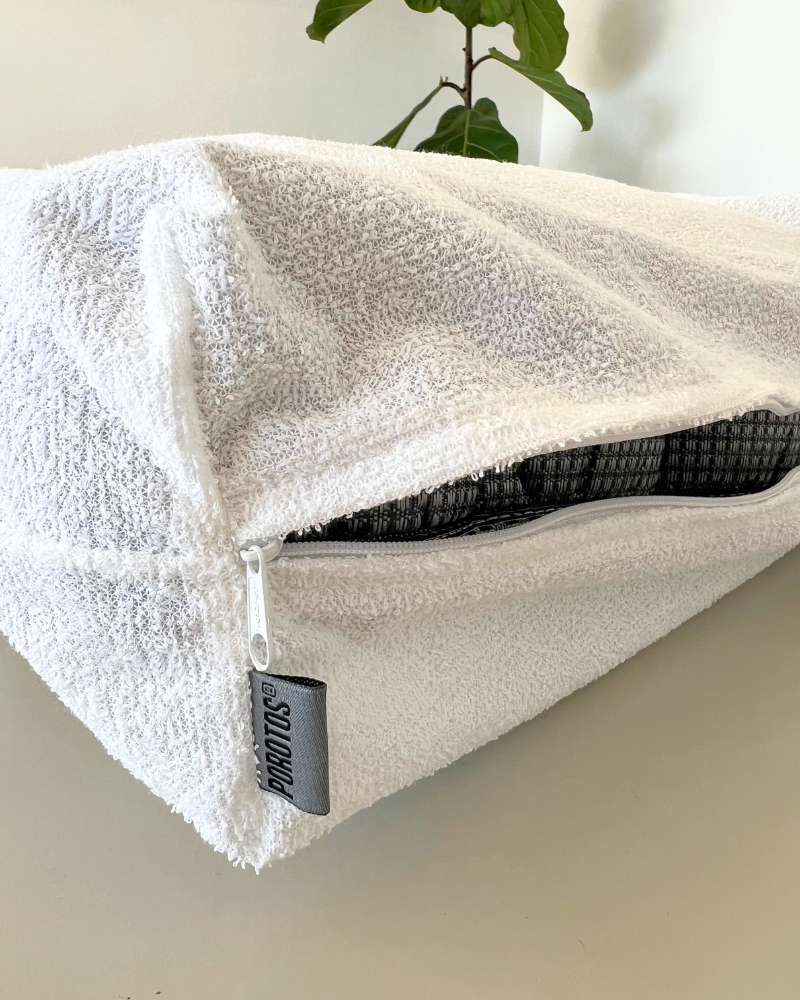 1 Protector Hipoalergénico:Apto lavarropasSilencioso y SuaveImpermeable 360Repele líquidos.Aísla de suciedad, olores y ácaros